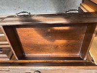 Tafel, stoelen , display vitinekast en buffetkast - vintage - display cabinet - afbeelding 3 van  3