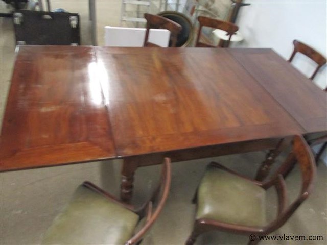 Tafel + stoelen - afbeelding 2 van  3