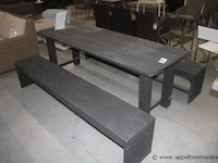Tafel + twee banken hout zwart - afbeelding 1 van  2