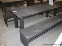 Tafel + twee banken hout zwart - afbeelding 2 van  2