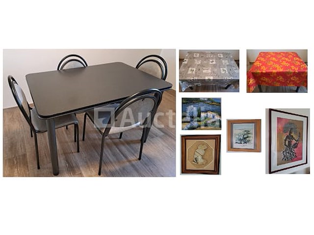 Tafel (uitneembaar) met 2 tafelkleden, 4 stoelen, 8 lijsten - afbeelding 1 van  16