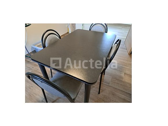 Tafel (uitneembaar) met 2 tafelkleden, 4 stoelen, 8 lijsten - afbeelding 9 van  16