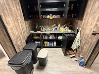 Tafelfrigo & onderhoudsmateriaal & inhoud keukenkasten - afbeelding 5 van  15