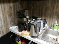 Tafelfrigo & onderhoudsmateriaal & inhoud keukenkasten - afbeelding 9 van  15