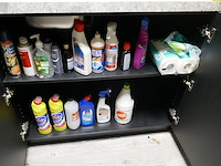 Tafelfrigo & onderhoudsmateriaal & inhoud keukenkasten - afbeelding 12 van  15