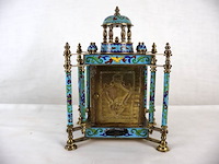 Tafelklok met cloisonne - afbeelding 5 van  9