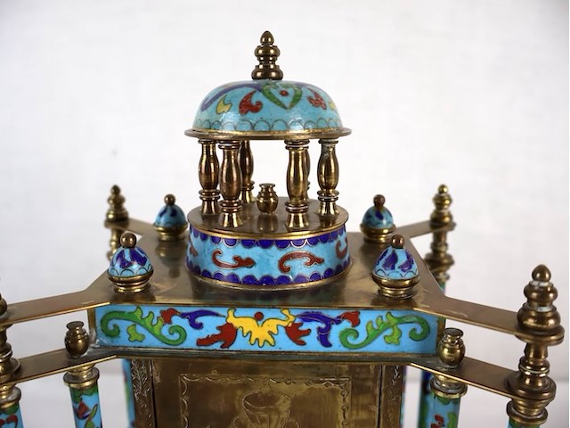 Tafelklok met cloisonne - afbeelding 6 van  9