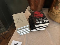 Tafels, decoratie en boeken - afbeelding 2 van  4