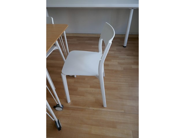 Tafels en stoelen - afbeelding 4 van  4