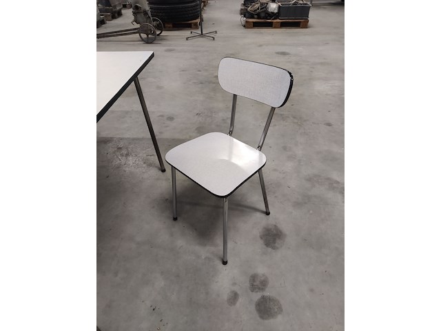 Tafels en stoelen - afbeelding 1 van  2
