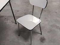 Tafels en stoelen