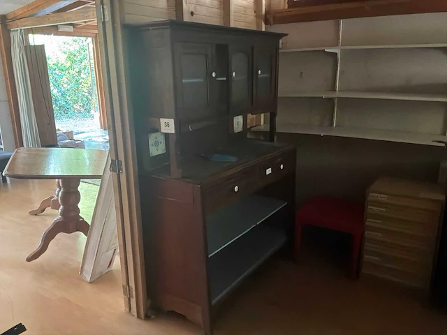 Tafels en vintage kasten - afbeelding 1 van  5