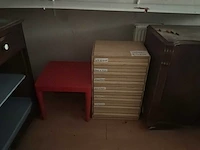 Tafels en vintage kasten - afbeelding 2 van  5