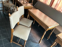 Tafels, stoelen en barkrukken. tafels, stoelen en barkrukken. - afbeelding 4 van  6