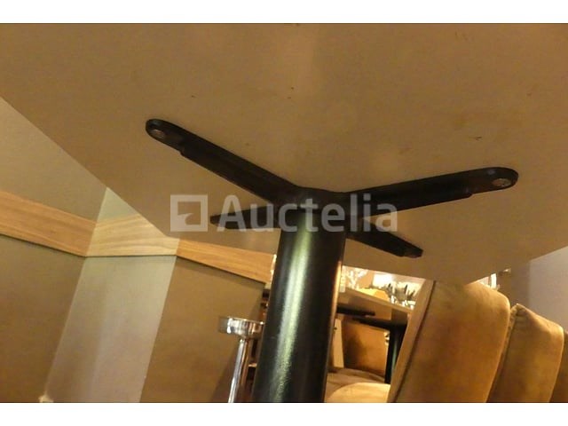 Tafels, stoelen - afbeelding 3 van  9