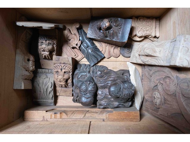 Tafel_sculteerwerk - afbeelding 1 van  4