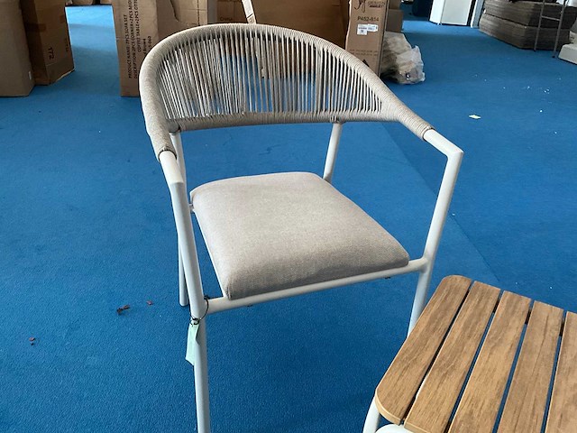 Tafeltje met 2stoelen - afbeelding 3 van  4