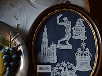 Tafeltje met inhoud - afbeelding 6 van  6