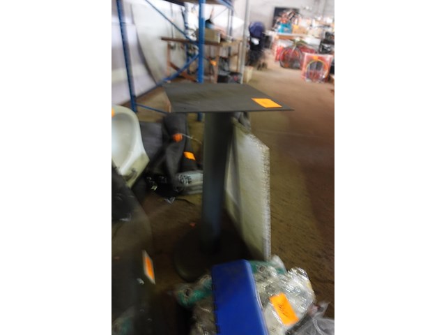 Tafelvoet en granieten blad b.46,5 x l.63,5 cm - afbeelding 1 van  2