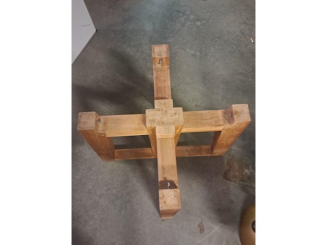 Tafelvoet in teak(zwaar) h 740 mm onderkant voet b 800 mm bovenkant b 550 mm - afbeelding 2 van  4
