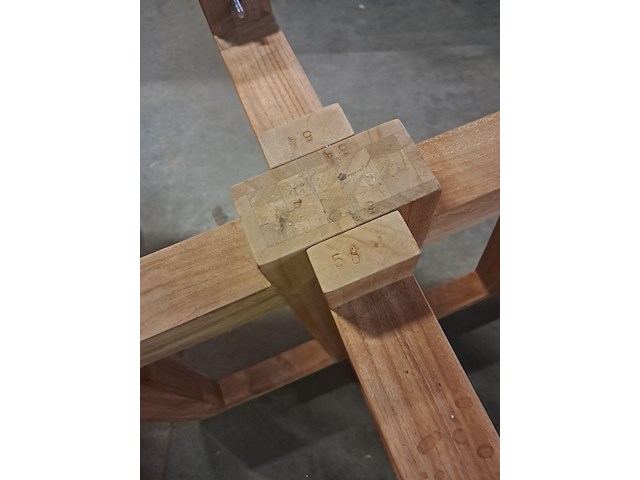 Tafelvoet in teak(zwaar) h 740 mm onderkant voet b 800 mm bovenkant b 550 mm - afbeelding 4 van  4