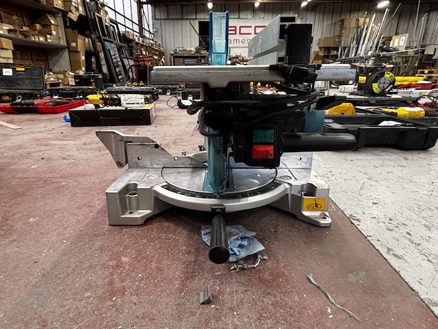 Tafelzaag makita - afbeelding 2 van  4