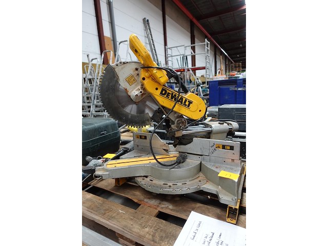 Tafelzaagmachine dewalt - afbeelding 1 van  6