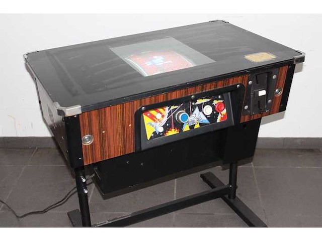 Taito - 1986 - arkanoid - cocktail arcade - afbeelding 1 van  6