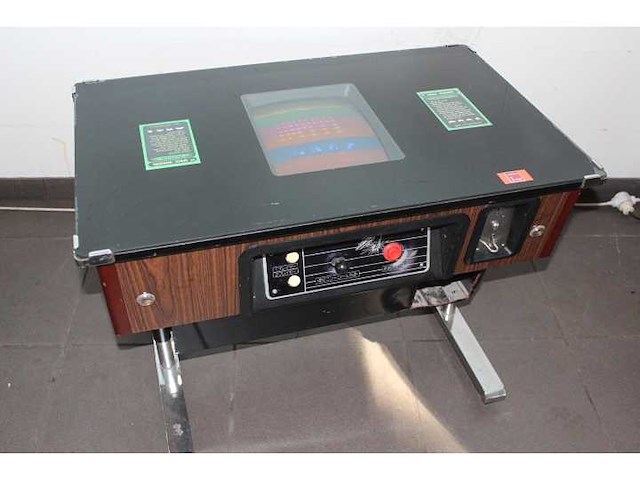 Taito - 1986 - space invaders - speelautomaat - afbeelding 1 van  6