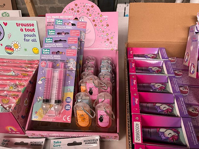 Take care mix kavel persoonlijke verzorgings producten kids thema meisjes - afbeelding 12 van  15