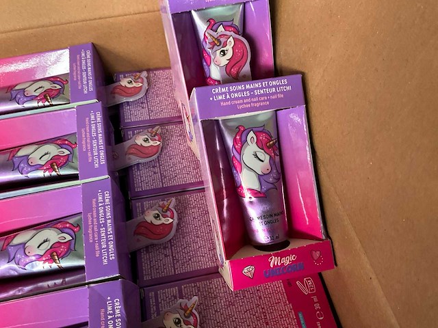 Take care mix kavel persoonlijke verzorgings producten kids thema meisjes - afbeelding 14 van  15