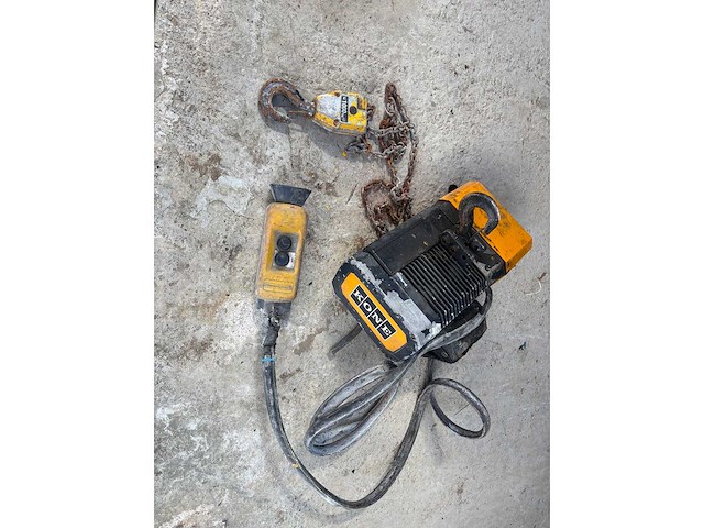 Takel - kone - various garage inventory - afbeelding 1 van  5