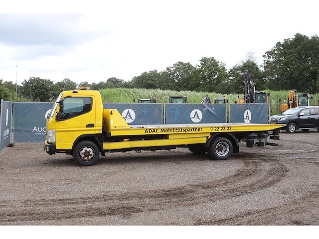 Takelwagen mitsubish 7c18 diesel 175pk 2024 met laadplateau - afbeelding 1 van  1