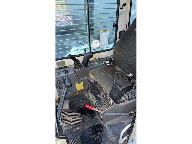 Takeuchi - 2008 - tb180 fr - rupsgraafmachine - afbeelding 21 van  33