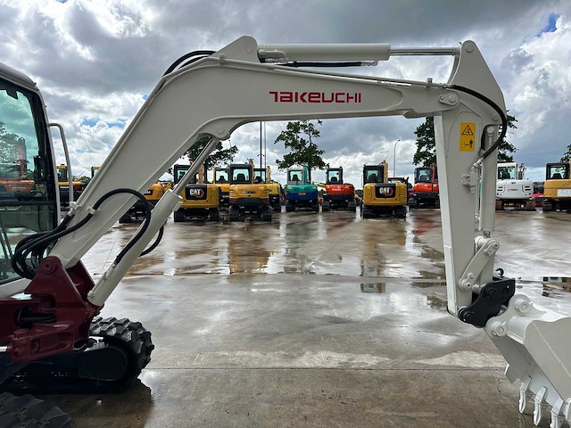 Takeuchi - 2014 - tb135 - minigraafmachine - afbeelding 6 van  42