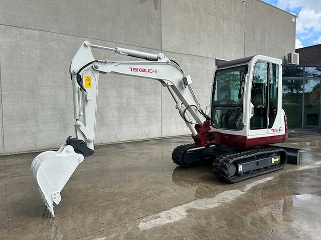 Takeuchi - 2014 - tb135 - minigraafmachine - afbeelding 1 van  42