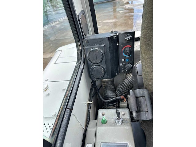 Takeuchi - 2014 - tb135 - minigraafmachine - afbeelding 28 van  42