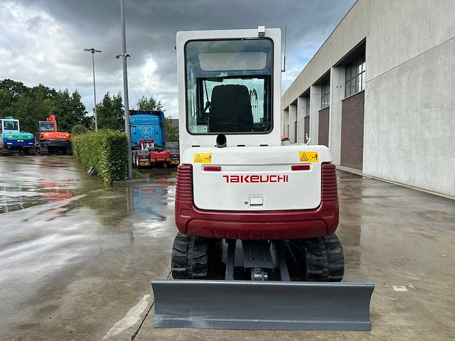 Takeuchi - 2014 - tb135 - minigraafmachine - afbeelding 38 van  42