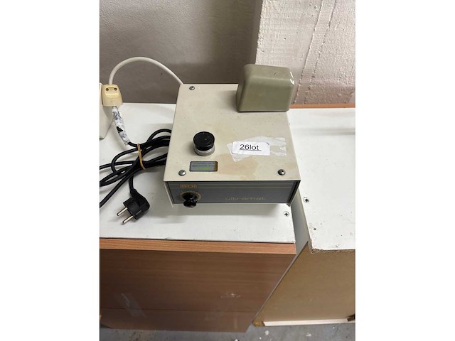 Tandarts apparatuur - afbeelding 1 van  3