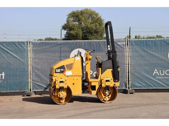 Tandemtrilwals caterpillar cb1.7 diesel 18.4kw 2018 - afbeelding 1 van  1
