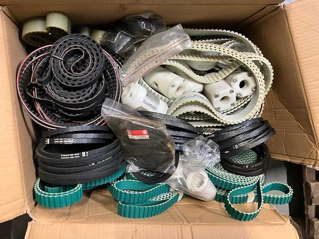 Tandriemen, rondsels en diversen (108x) - afbeelding 2 van  7