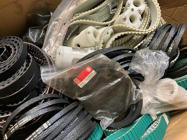 Tandriemen, rondsels en diversen (108x) - afbeelding 3 van  7