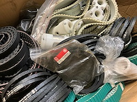 Tandriemen, rondsels en diversen (108x) - afbeelding 3 van  7