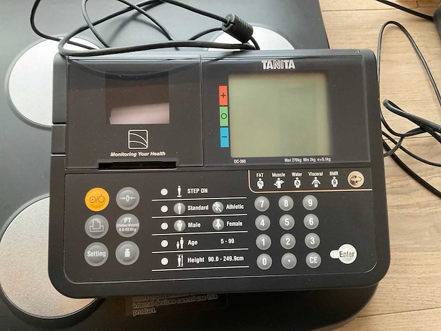 Tanita body composition analyzer dc-360 analysetoestel (2x) - afbeelding 2 van  4