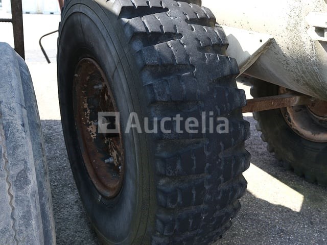 Tanktrailer 3000 liter merk en model onleesbaar - afbeelding 3 van  15