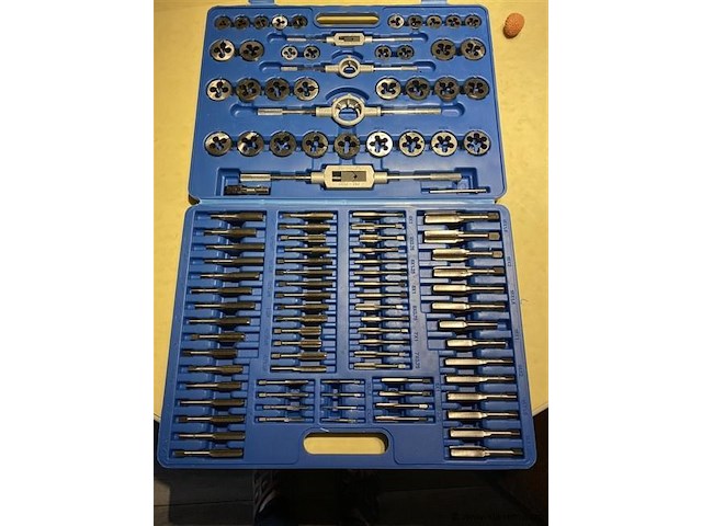 Tap en snij set 110-delig metrisch tungsten staal - afbeelding 1 van  8