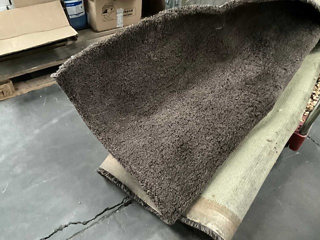 Tapijt en 2 diverse (voet)banken - afbeelding 10 van  10