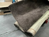 Tapijt en 2 diverse (voet)banken - afbeelding 3 van  10