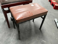 Tapijt en 2 diverse (voet)banken - afbeelding 8 van  10