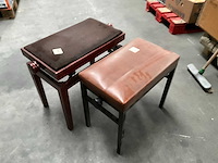 Tapijt en 2 diverse (voet)banken - afbeelding 9 van  10